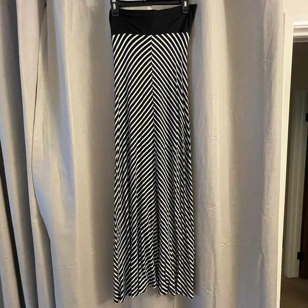 Back and white striped maxi skirt